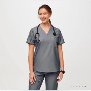 FIGS Catarina grey shirt sleeve scrub top